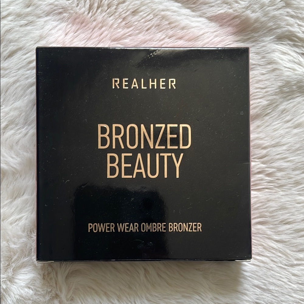 REALHER Bronzed Beauty Power Wear Ombre Bronzer